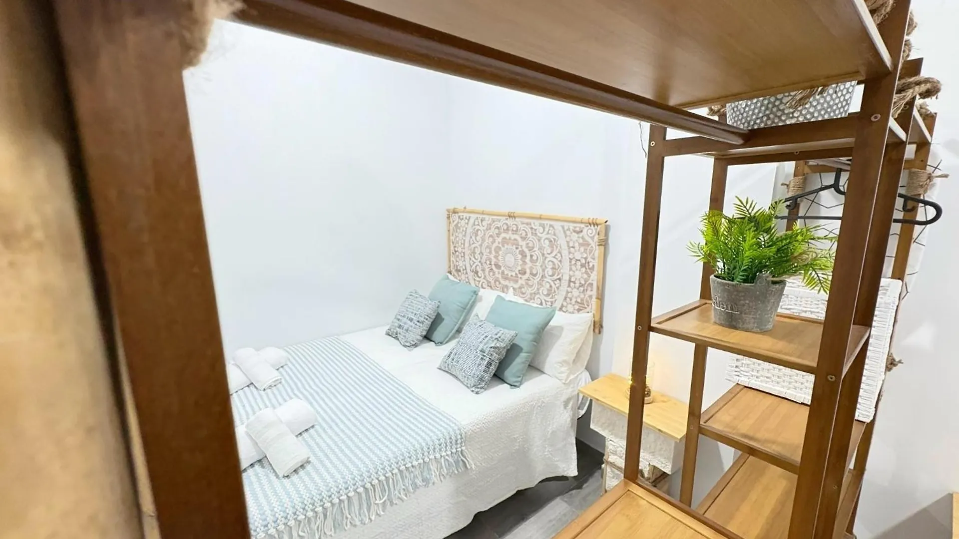 Refugio Del Madrono Estudio Moderno En マラガ 0*,